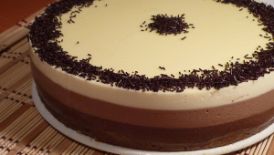 Tarta Tres Chocolates con Thermomix®